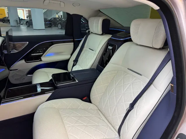 Hongqi Guoya — Фото автомобиля 12
