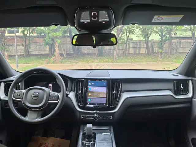 Volvo Volvo XC60 2022 B5 AWD R-Design — Фото автомобиля 5
