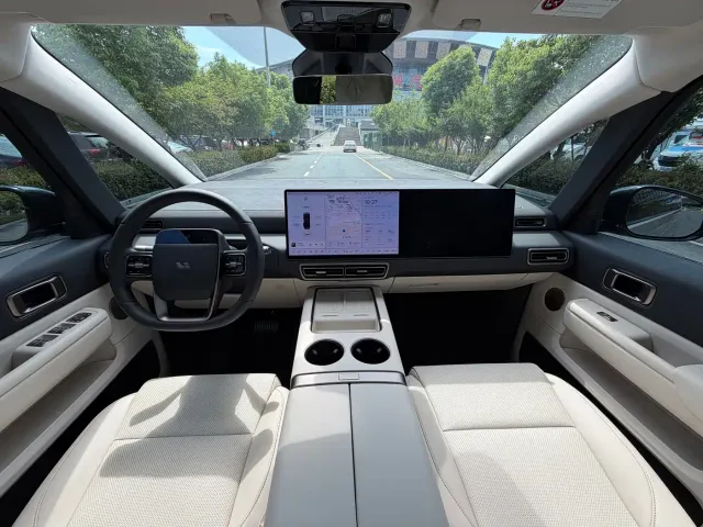 Li Auto MEGA — Фото автомобиля 6