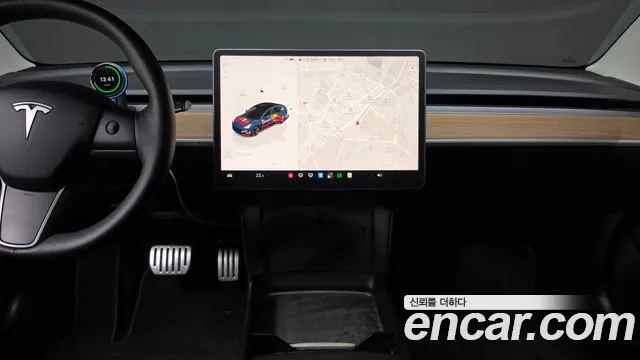 Tesla Model 3 — Фото автомобиля 14