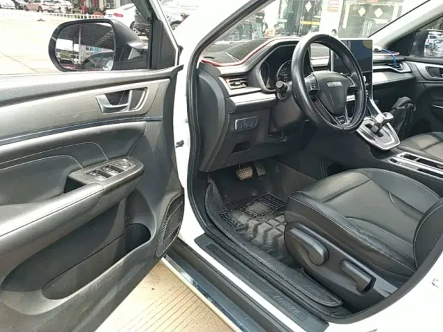 Haval M6 — Фото автомобиля 15