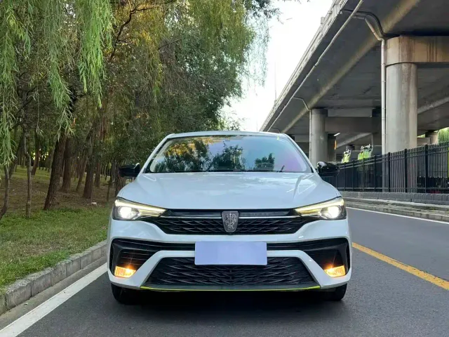 Roewe i5 — Фото автомобиля 2