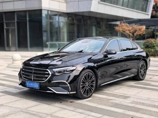 Фотография автомобиля — Mercedes-Benz E-Class