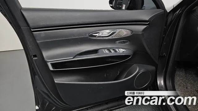 Genesis GV70 — Фото автомобиля 13