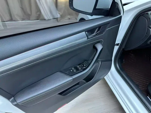 Skoda Superb — Фото автомобиля 16