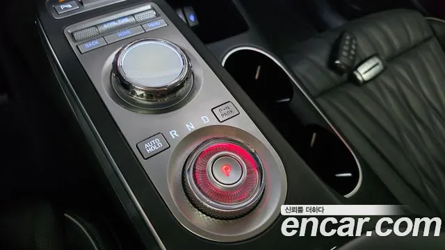 Genesis GV70 2.5T Бензин AWD — Фото автомобиля 8