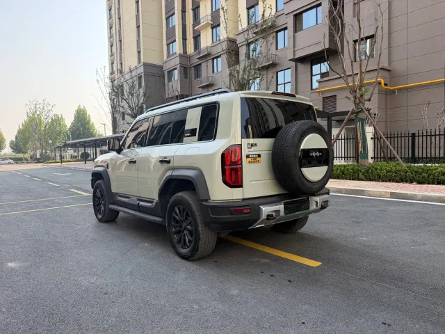 BYD FangChengBao Leopard 5 — Фото автомобиля 6
