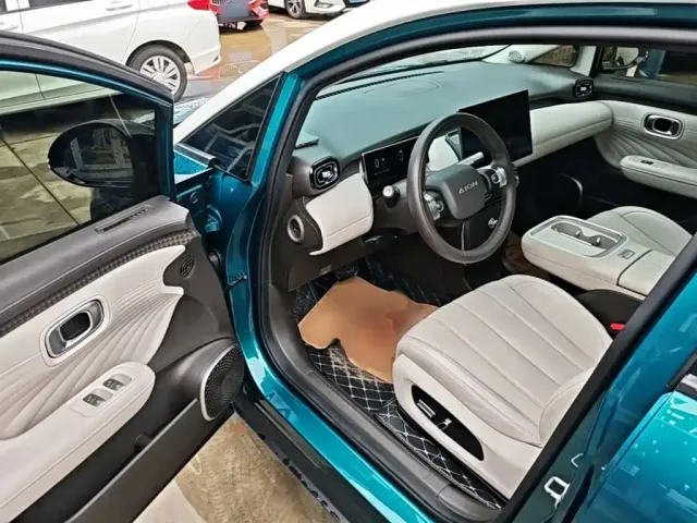 GAC Aion UT — Фото автомобиля 11
