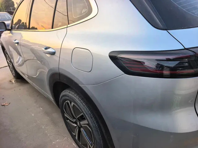Geely Galaxy Starship 7 EM-i — Фото автомобиля 6