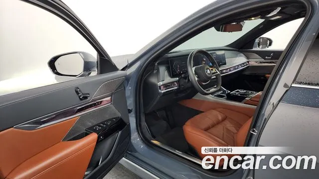BMW 7 Series G70 — Фото автомобиля 10