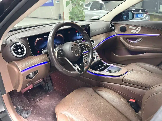 Mercedes-Benz E-Class — Фото автомобиля 7