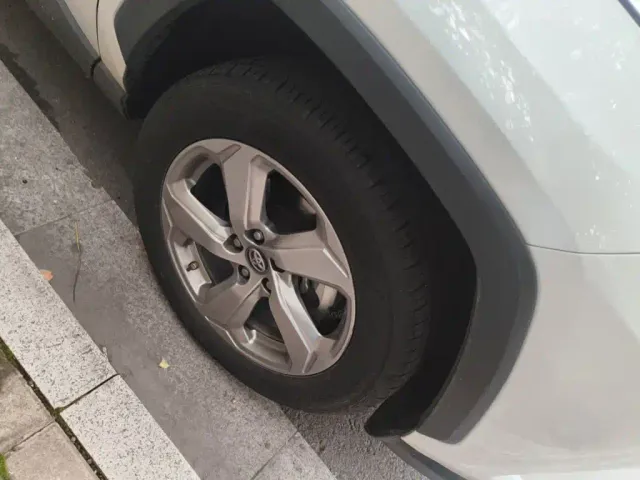 Toyota RAV4 — Фото автомобиля 24