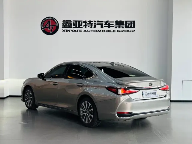 Lexus ES — Фото автомобиля 6