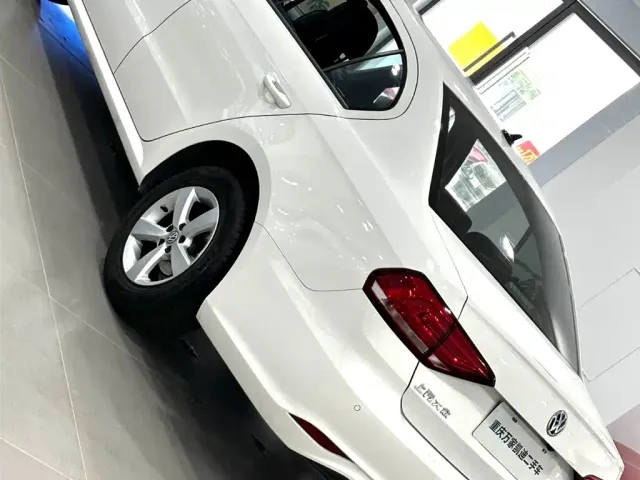 Volkswagen Lavida — Фото автомобиля 23