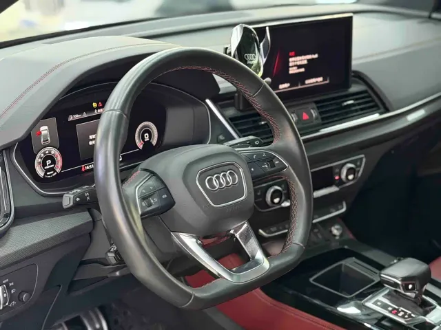 Audi Q5L — Фото автомобиля 11