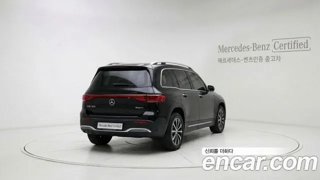 Mercedes-Benz EQB — Фото автомобиля 4