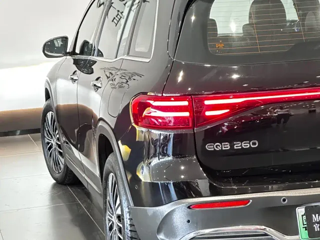 Mercedes-Benz EQB — Фото автомобиля 4