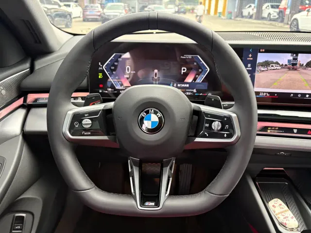BMW 5 Series — Фото автомобиля 10