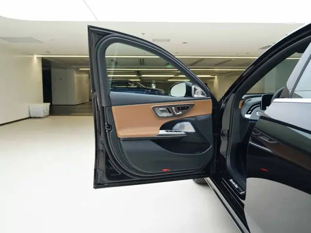 Mercedes-Benz E-Class — Фото автомобиля 15