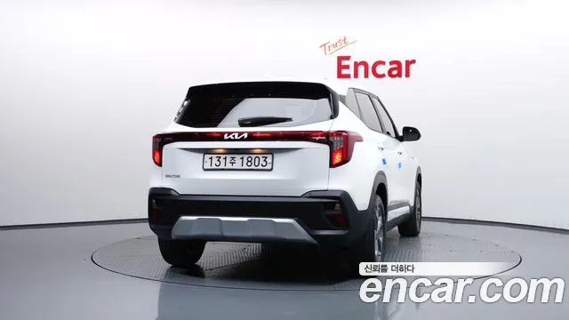 Kia Seltos — Фото автомобиля 4