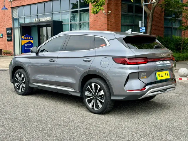 BYD Song PLUS PHEV 2025 EV 520km Luxury — Фото автомобиля 3