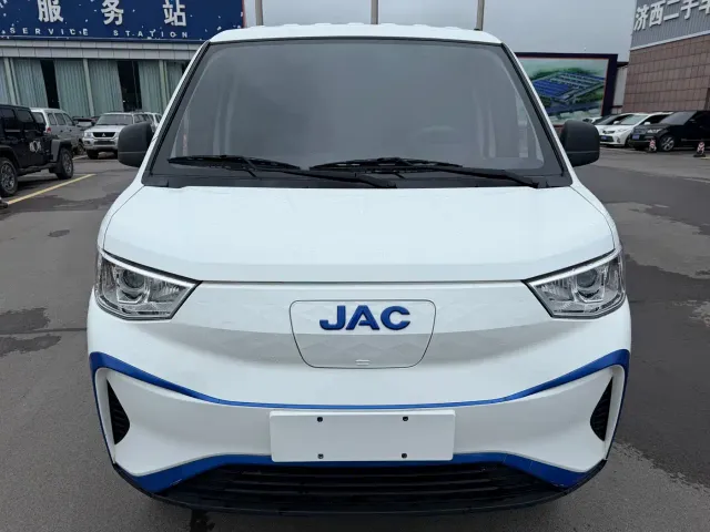 JAC Motors Blue Cat — Фото автомобиля 2