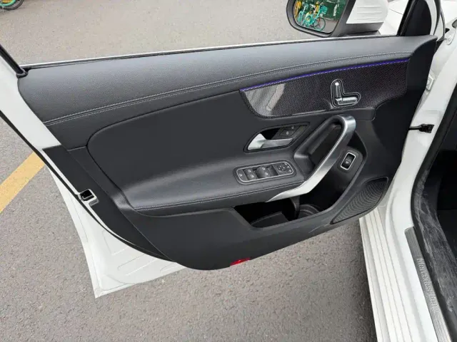 Mercedes-Benz A-Class — Фото автомобиля 6