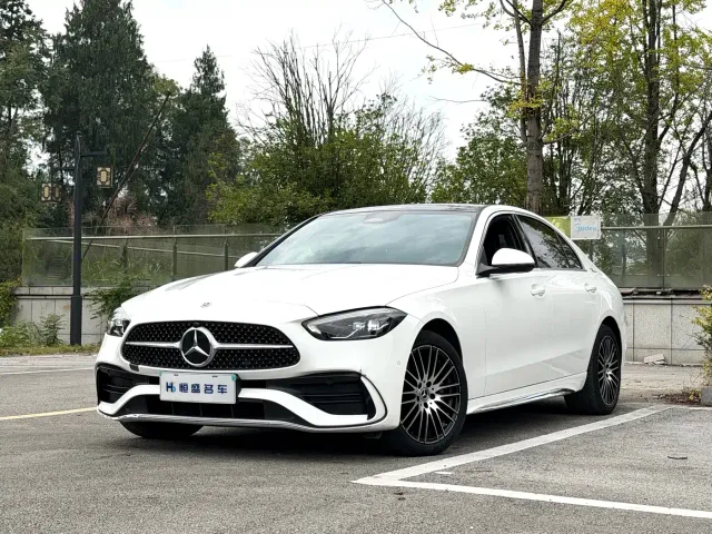 Фотография автомобиля — Mercedes-Benz C-Class