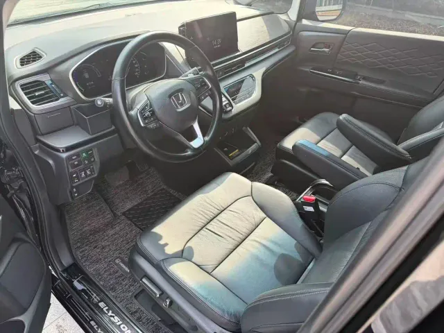 Honda Elysion — Фото автомобиля 7