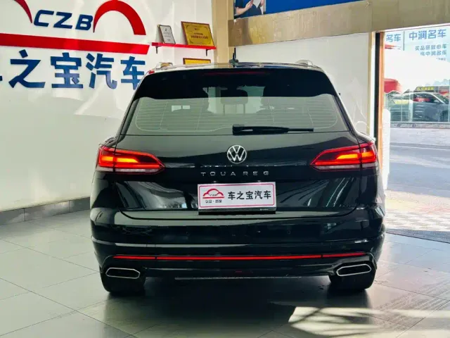 Volkswagen Touareg — Фото автомобиля 6