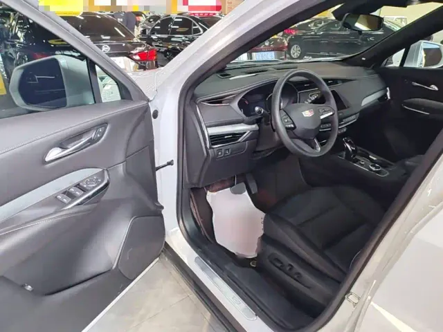 Cadillac XT4 — Фото автомобиля 15