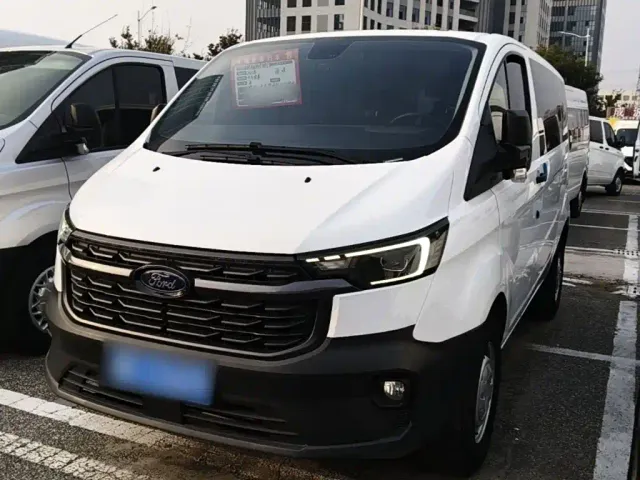 Фотография автомобиля — Ford Transit
