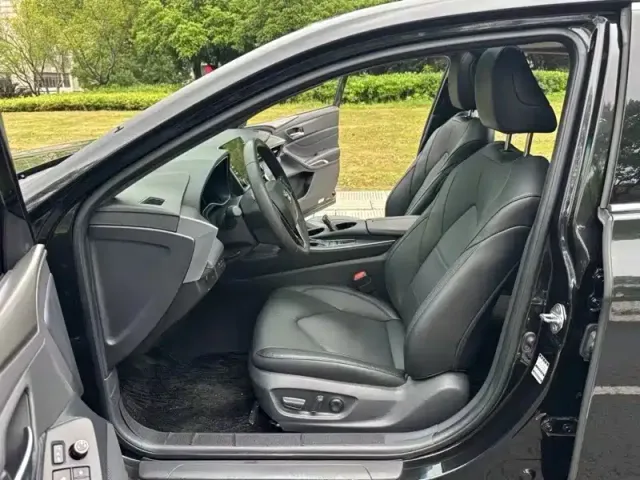 Toyota Avalon — Фото автомобиля 6