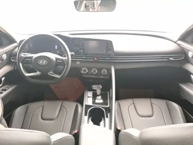 Hyundai Elantra — Фото автомобиля 9