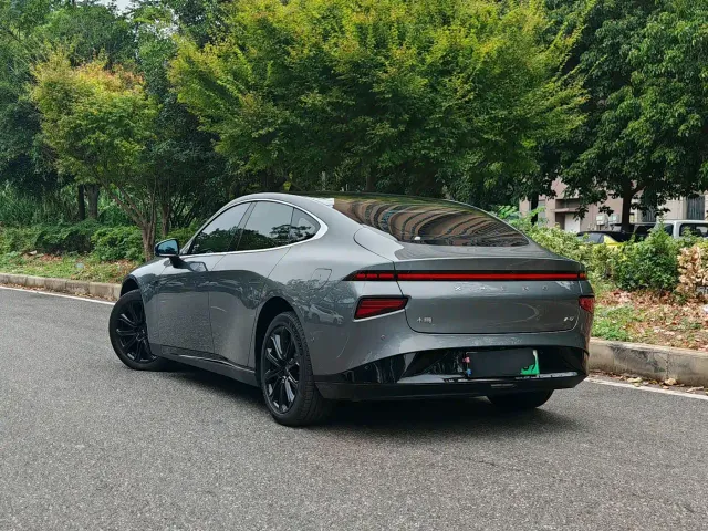 Xpeng P7 — Фото автомобиля 3