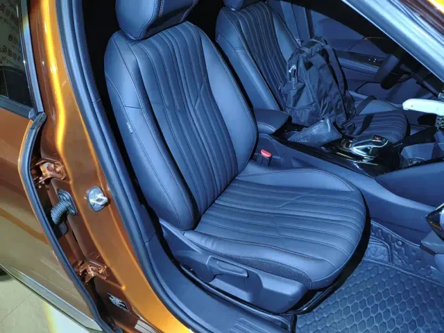 Peugeot 2008 — Фото автомобиля 24