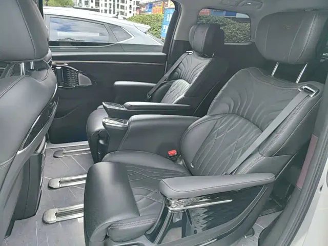 GAC Trumpchi M8 — Фото автомобиля 16