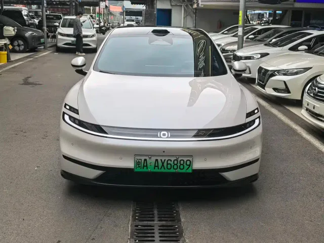 Changan Qiyuan A06 — Фото автомобиля 2
