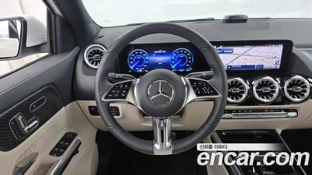 Mercedes-Benz EQA — Фото автомобиля 12