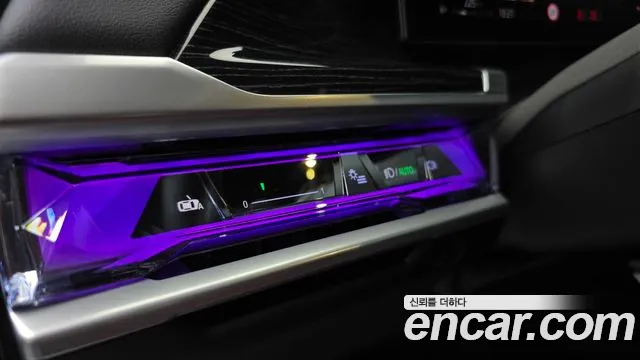 BMW 7-Series 7 серия (G70) 740i xDrive M Sport — Фото автомобиля 17