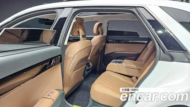 Hyundai Grandeur Grandeur (GN7) 2.5 Бензин 2WD — Фото автомобиля 11