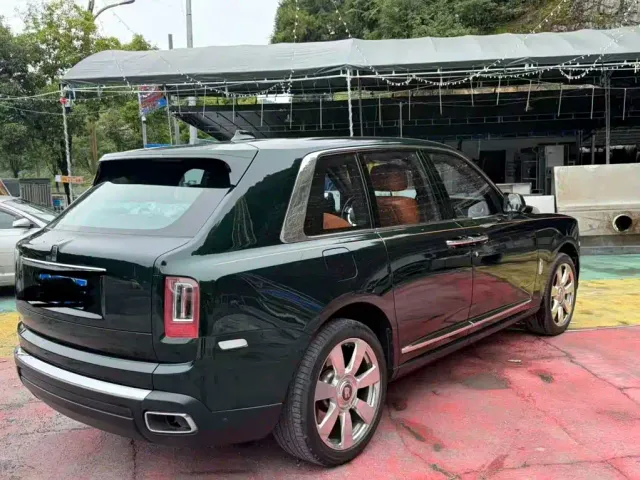 Rolls-Royce Cullinan — Фото автомобиля 2