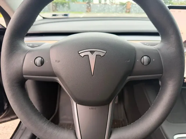 Tesla Model 3 — Фото автомобиля 11