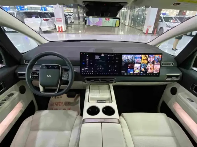 Li Auto MEGA — Фото автомобиля 9