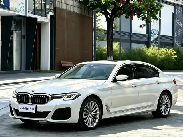 Фотография автомобиля — BMW 5 Series