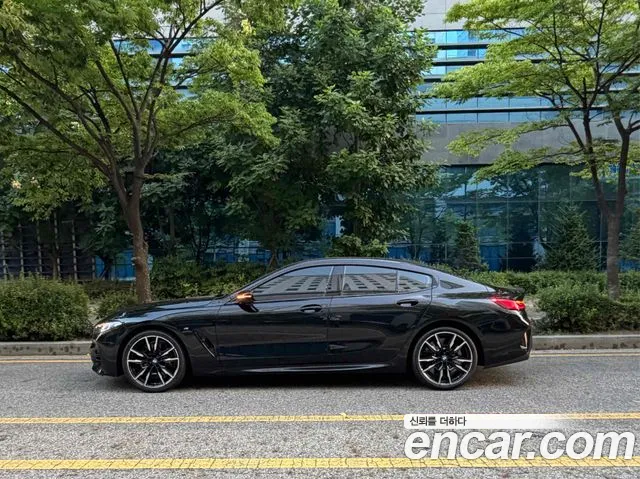 BMW 8 Series G15 — Фото автомобиля 3