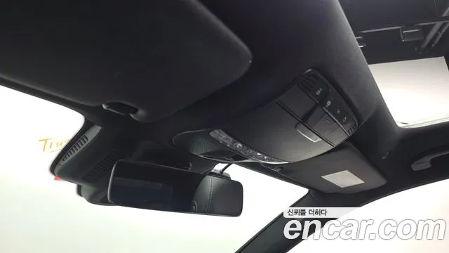 Mercedes-Benz E-Class — Фото автомобиля 28