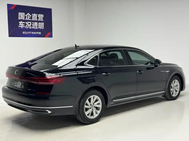 Volkswagen Passat — Фото автомобиля 4