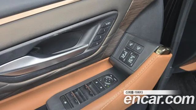 Toyota Alphard — Фото автомобиля 23