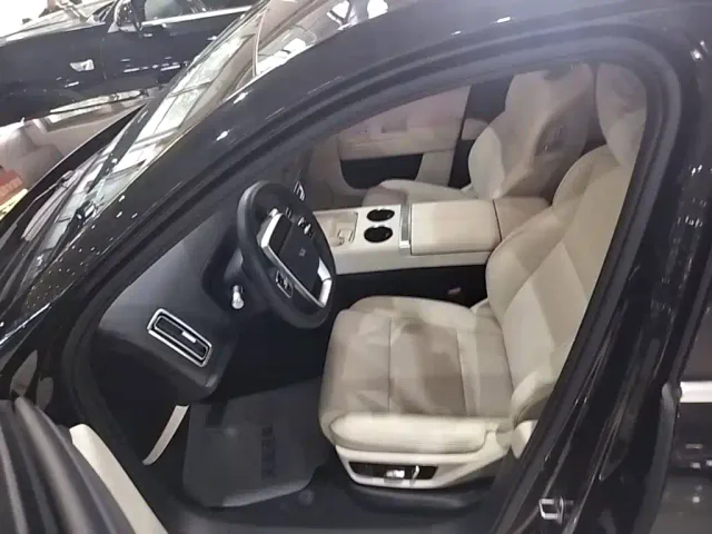 Li Auto L7 — Фото автомобиля 15